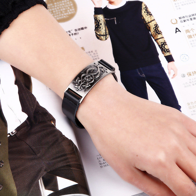 PERSONALITY CARVING FLORAL LEATHER BRACELET