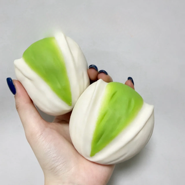 CRUNCHY PISTACHIO SQUISHY BALL