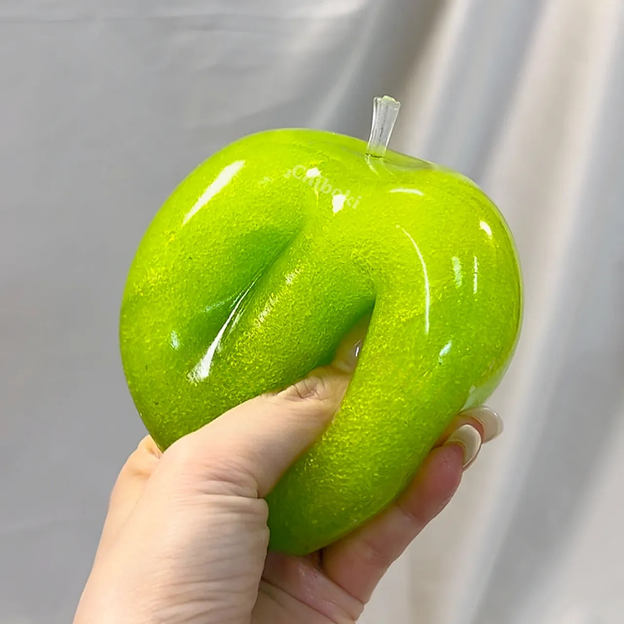 ICY SLUSH GREEN FRUIT SQUISHY BALL