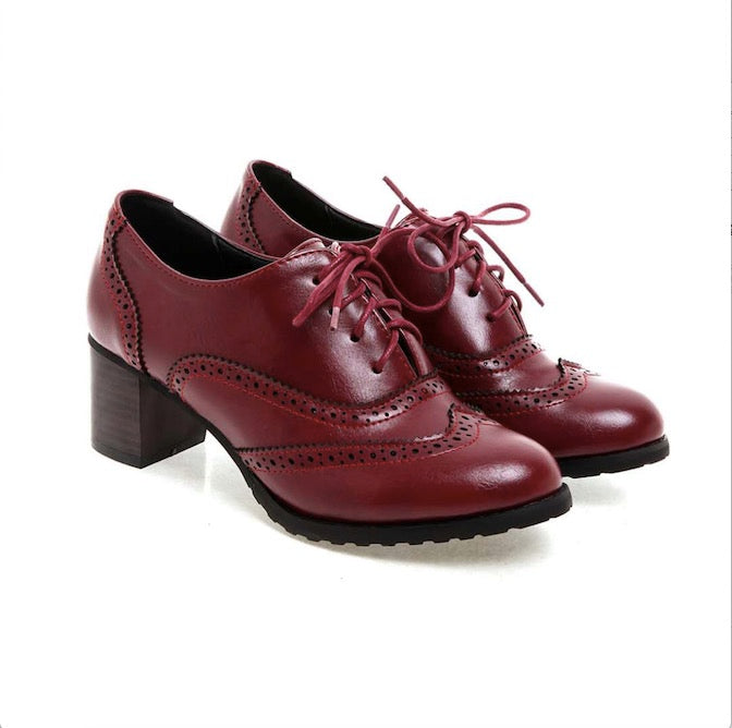 British Style Carved Classy Lace up Oxford Shoes