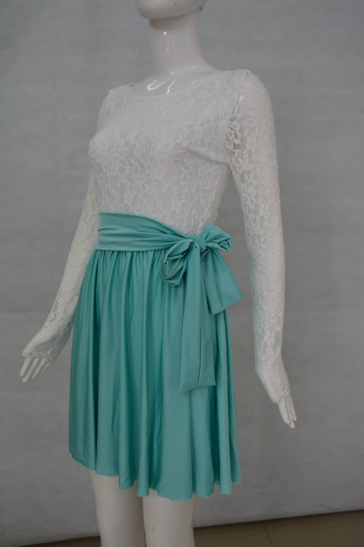 Scoop Long Sleeves Lace Patchwork Flared Pleated Short Dress