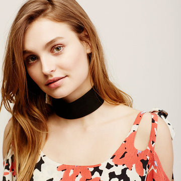 WIDE-BRIMMED LINT COLLAR NECKLACE