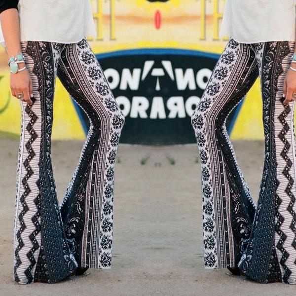 White And Black Diamond Flower Print Bell-bottom Pants