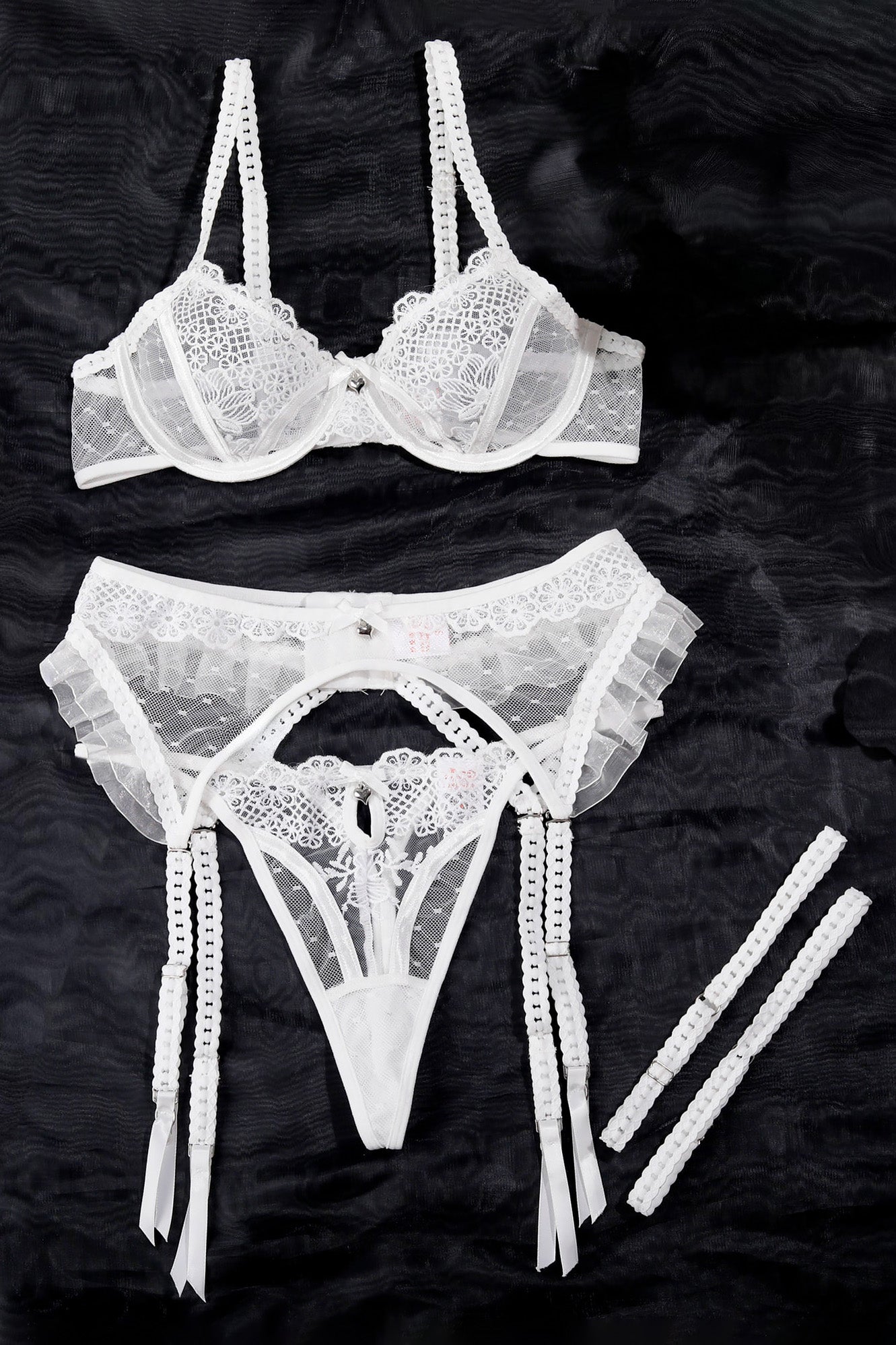 EMILIA SET WHITE