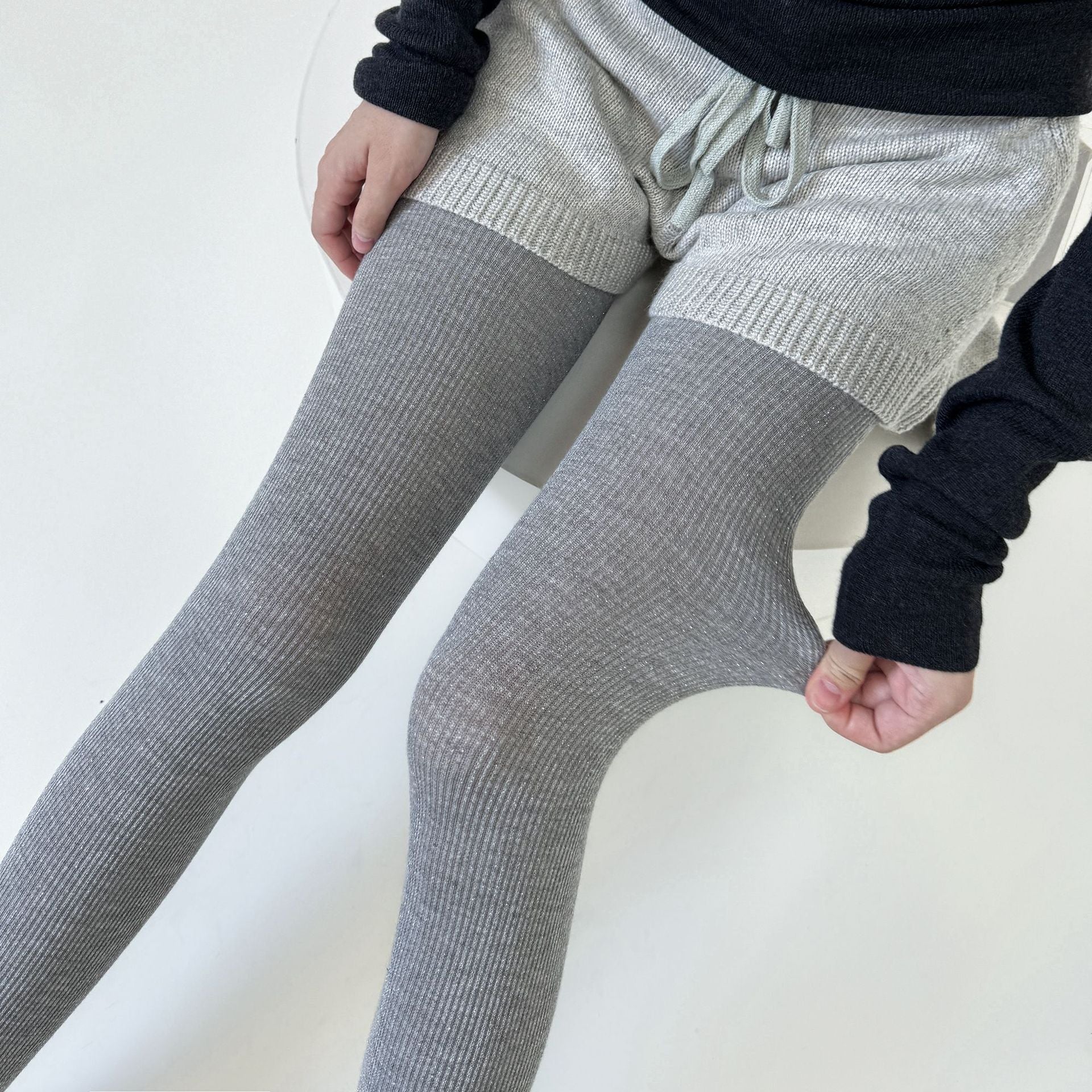 SPRING AND AUTUMN SMALL BRIGHT SILK SLIGHTLY FLASH SILVER SILK MIXED LINE VERTICAL STRIP LEGGINGS PANTYHOSE
