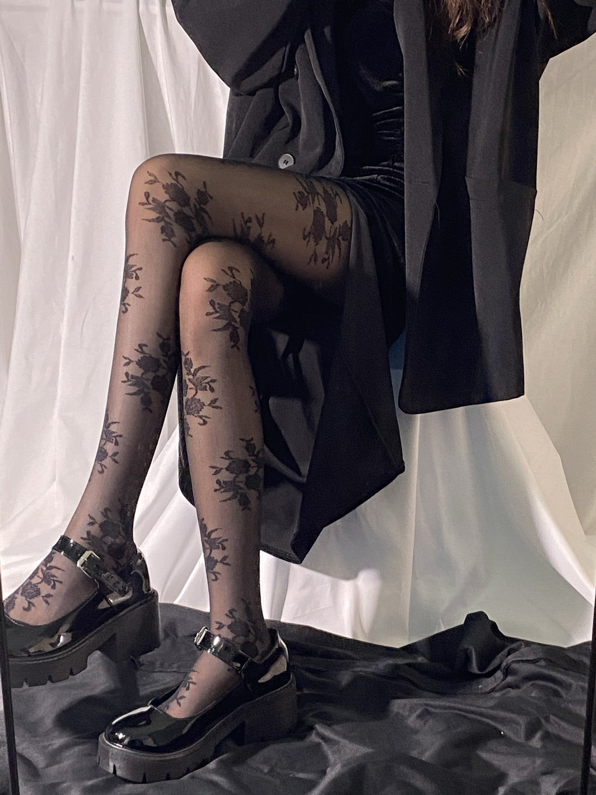VINTAGE ROSE JACQUARD LACE THIN ANTI-STRIPPING PANTYHOSE