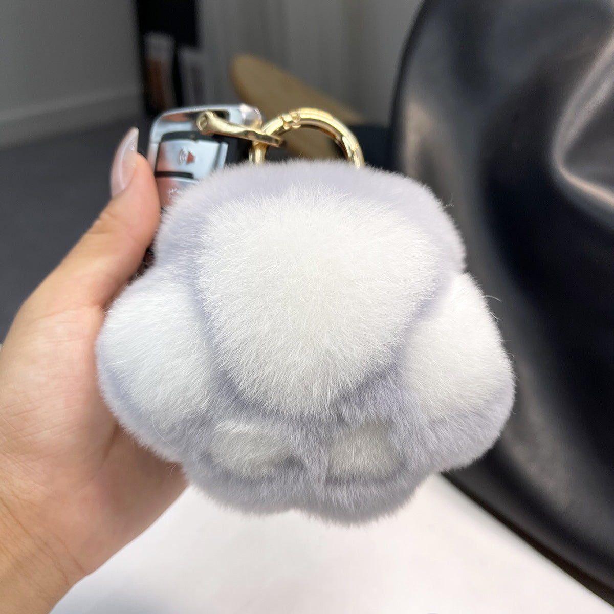 GENUINE REX RABBIT FUR CAT PAW CAR KEYCHAIN ACCESSORY