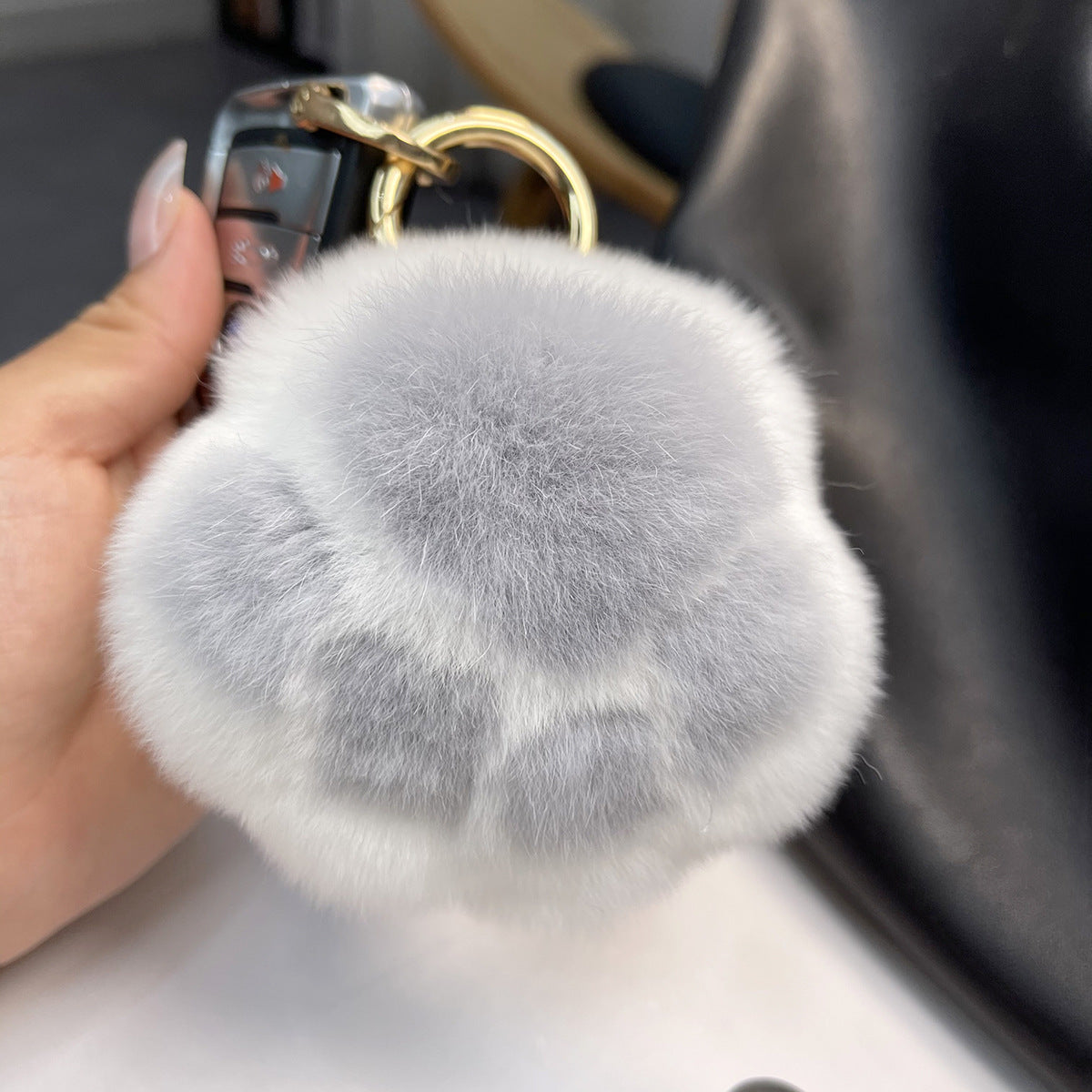 GENUINE REX RABBIT FUR CAT PAW CAR KEYCHAIN ACCESSORY