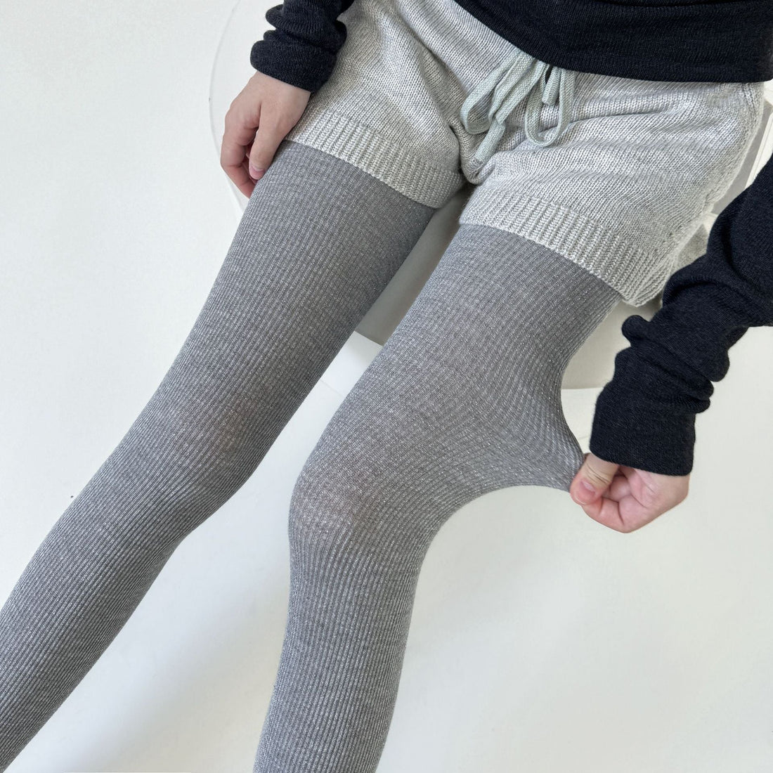 SPRING AND AUTUMN SMALL BRIGHT SILK SLIGHTLY FLASH SILVER SILK MIXED LINE VERTICAL STRIP LEGGINGS PANTYHOSE