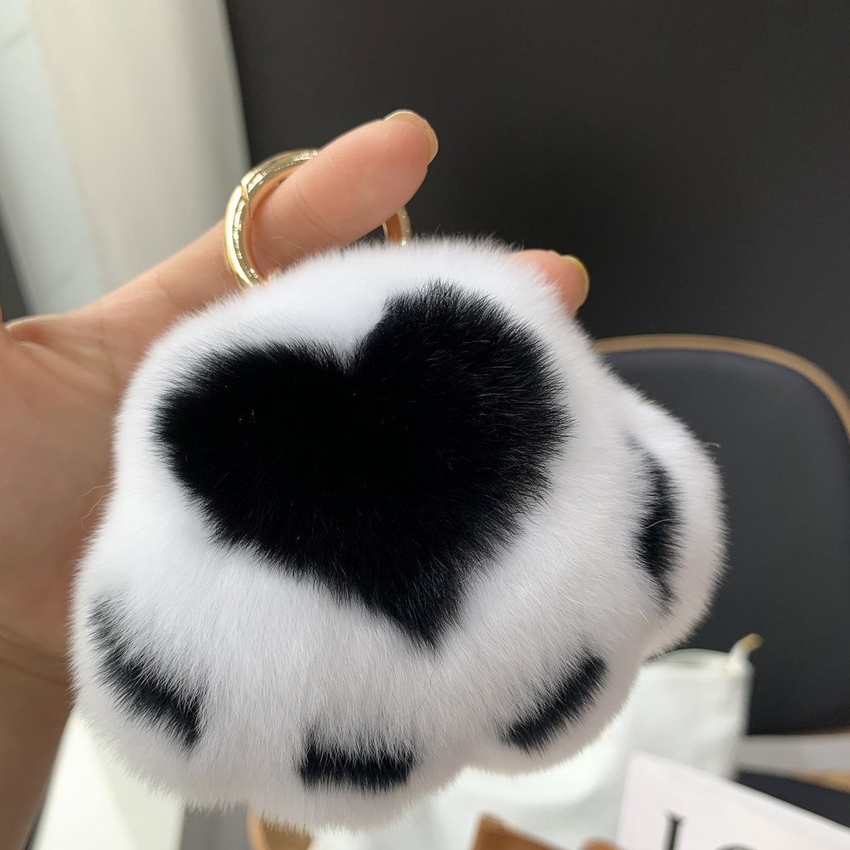 GENUINE REX RABBIT FUR CAT PAW CAR KEYCHAIN ACCESSORY