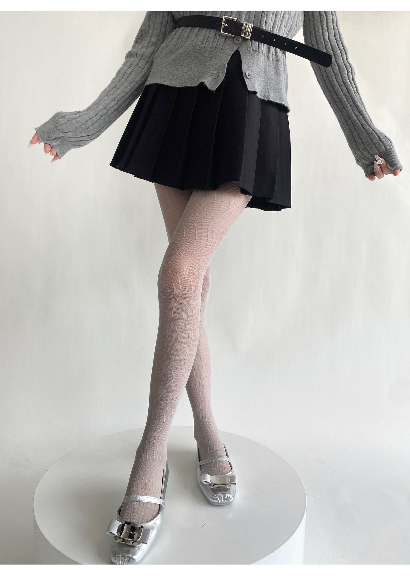 FASHION THIN WAVY JACQUARD LACE HOLLOW PANTYHOSE