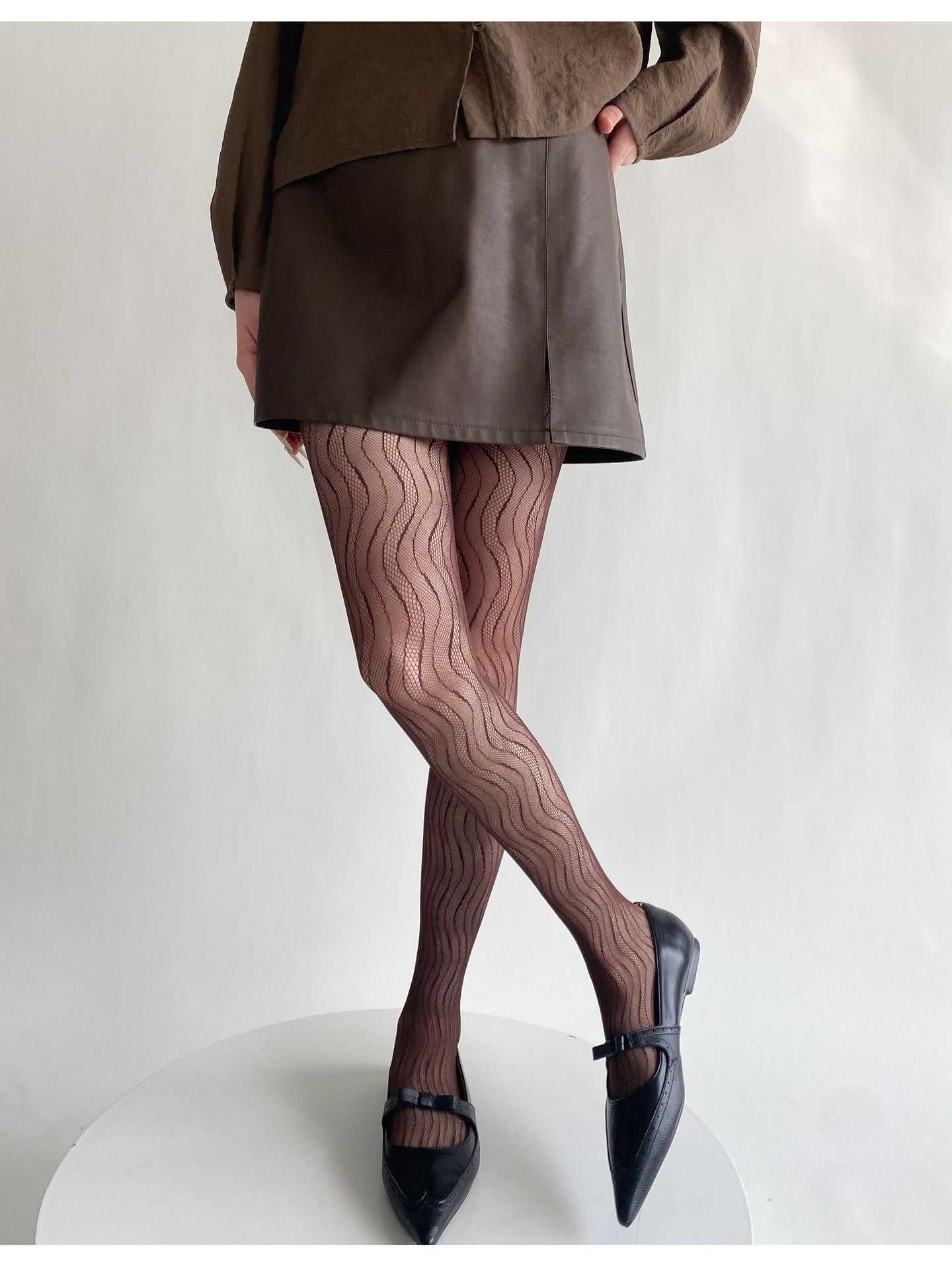 FASHION THIN WAVY JACQUARD LACE HOLLOW PANTYHOSE