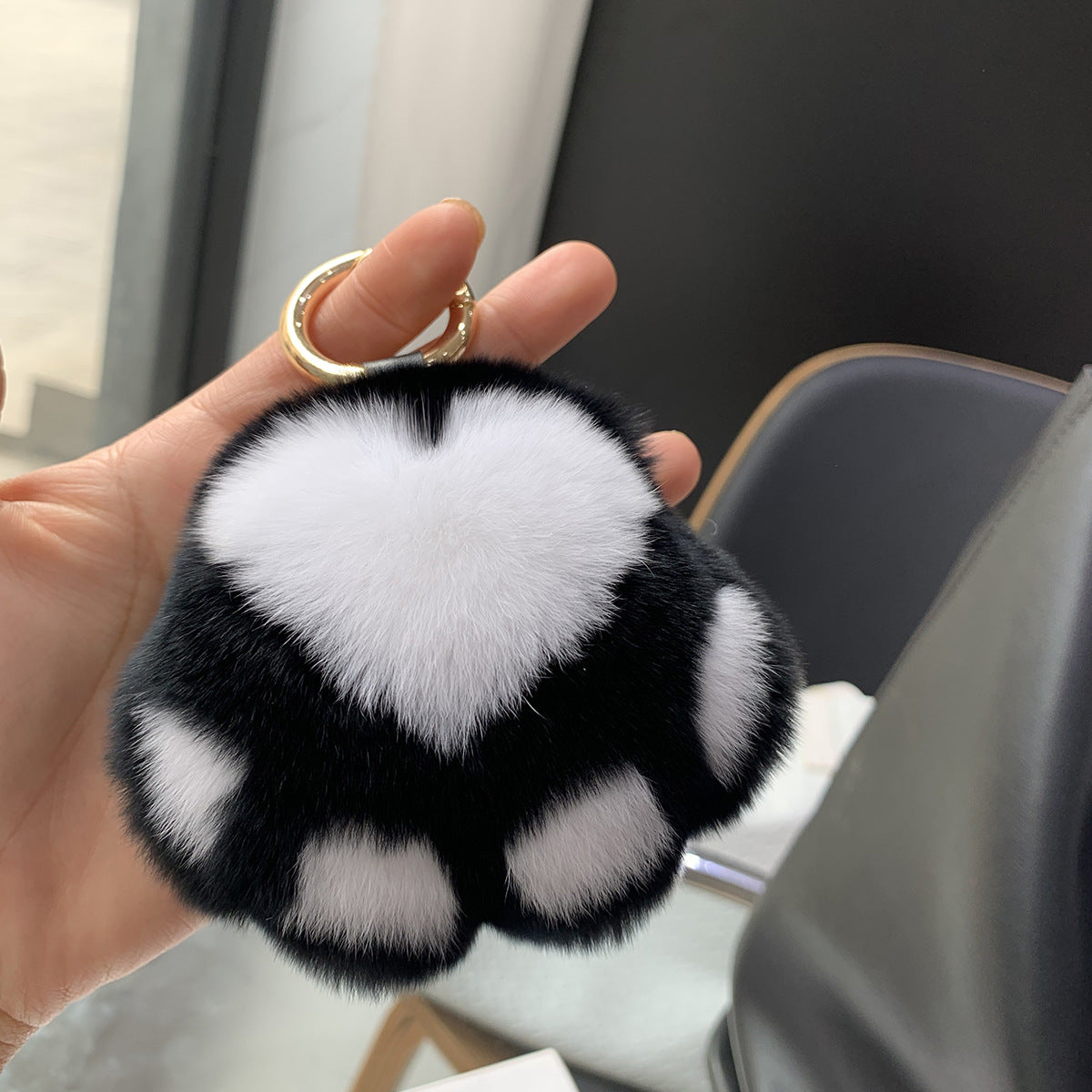 GENUINE REX RABBIT FUR CAT PAW CAR KEYCHAIN ACCESSORY