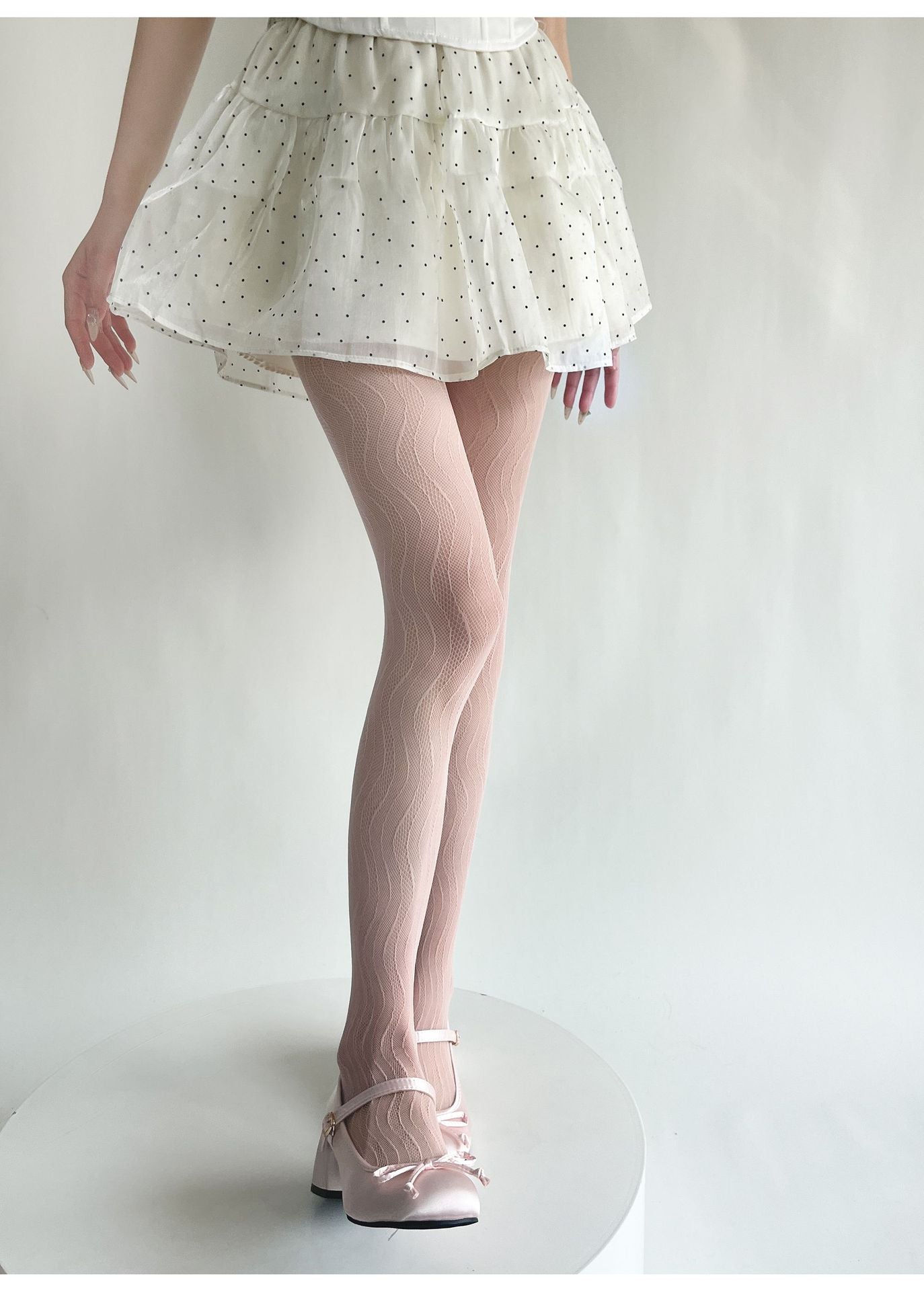 FASHION THIN WAVY JACQUARD LACE HOLLOW PANTYHOSE
