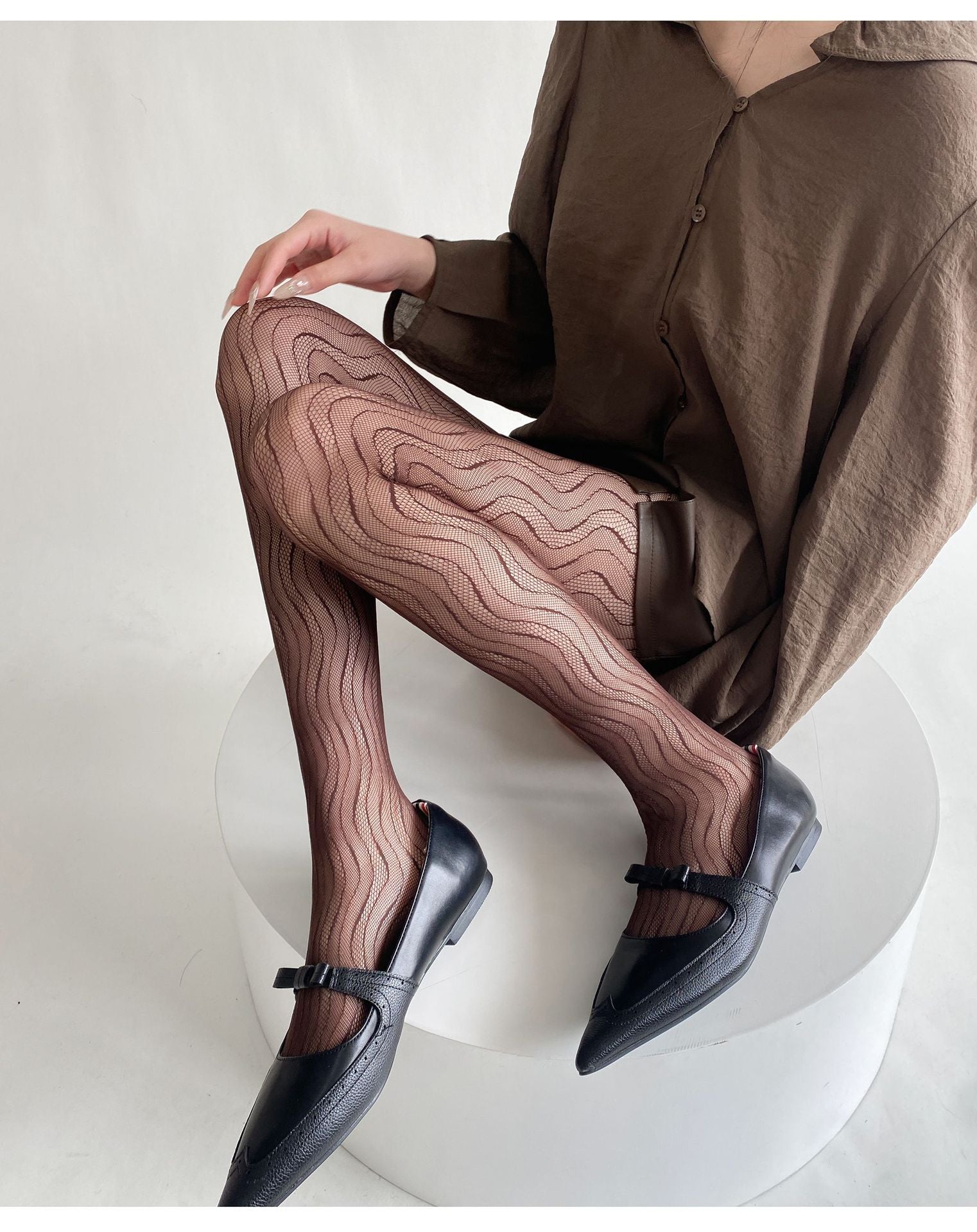 FASHION THIN WAVY JACQUARD LACE HOLLOW PANTYHOSE