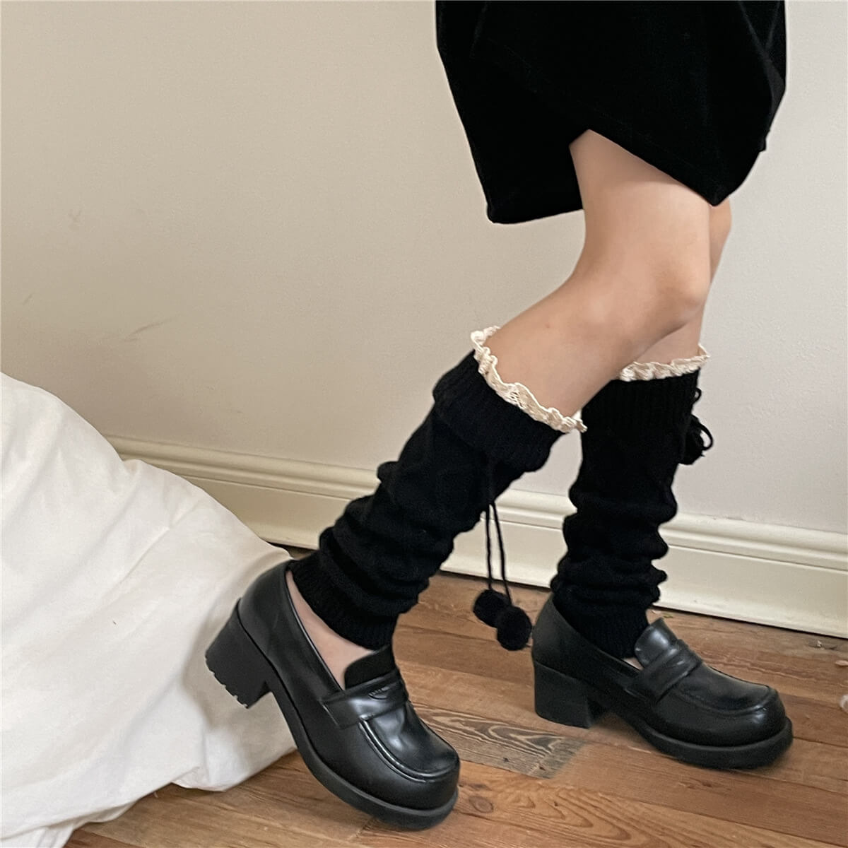 FASHION KAWAII POMPON WINTER LEG WARMERS