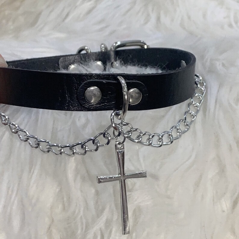 FASHION CROSS CHAIN CHOKER