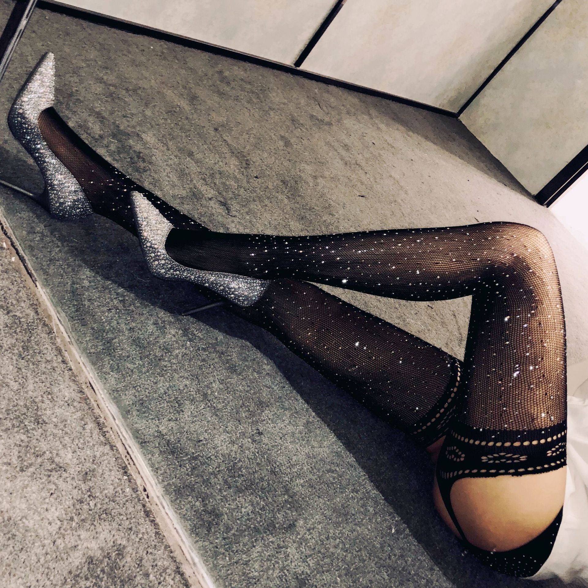 FASHION LOVE JACQUARD NET SOCKS