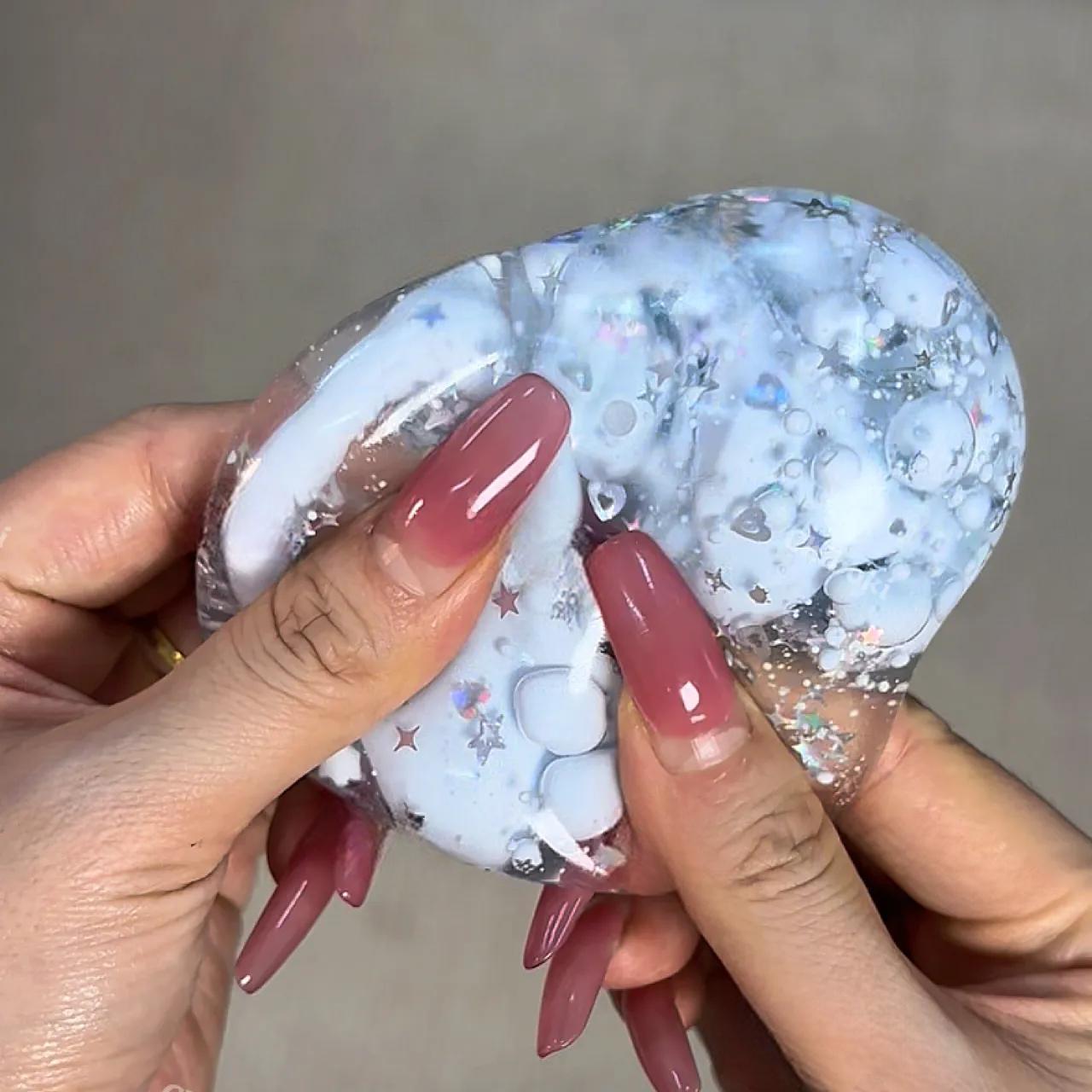 QUICK-REBOUND LAYERED LIQUID SAND STRESS BALL
